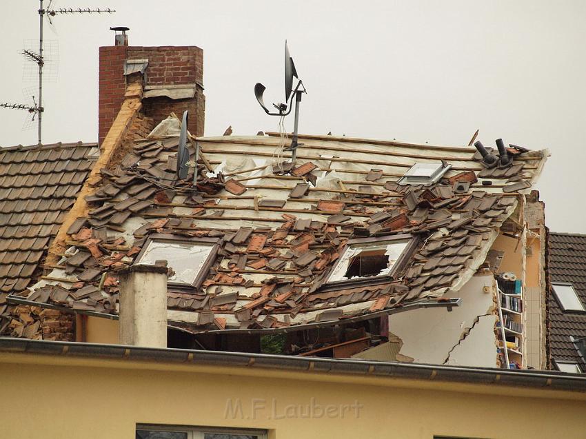 Hausexplosion Bruehl bei Koeln Pingsdorferstr P475.JPG